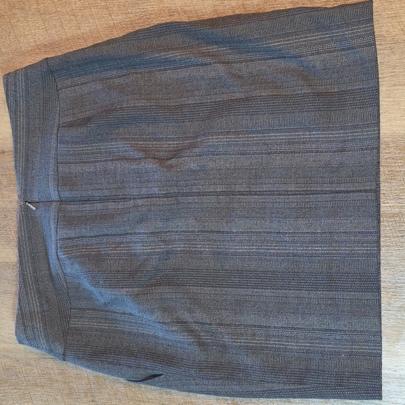 Michael Kors Charcoal Pencil Skirt. Size S - Picture 6 of 6